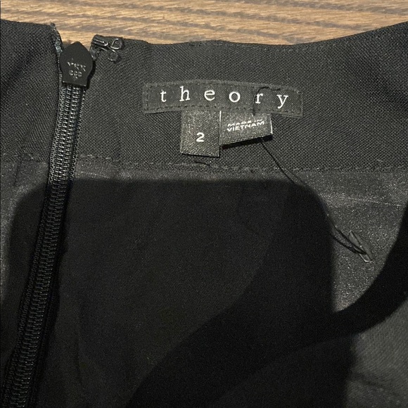 Classic Black Pleated Skirt - Theory - Picture 5 of 5